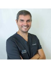 Dr Santiago Espuelas - Orthodontist at Ridere Estudio Dental