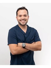 Dr Fradique Montes - Dentist at Clinica Dental El Cedro Barcelona