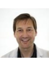 Dr Andre Walter - Dentist at Clinica Walter