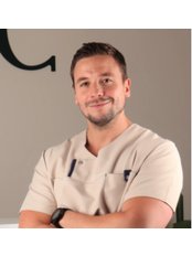 Dr Jose Castilla - Dentist at Your Clinic Odontologia Digital Avanzada