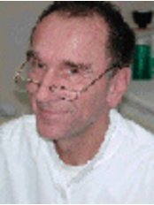 Dr. Joachim Schmittner - Top Dental Paguera - Avda. Paguera 12A, local 12, E- 07160 Paguera, Mallorca, ES, 07160,  0