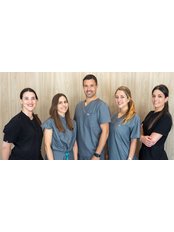 Dr TEAM ADVANCE -  at Advance Clínica Dental - Palm