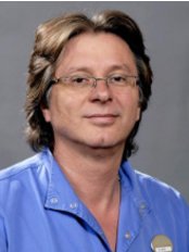 Dr Alexander Kaman - Oral Surgeon at Zahnimplantat Zentrum - Bern