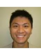 Dr Ron Leehacharoenkul - Doctor at Ekamai Dental Clinic