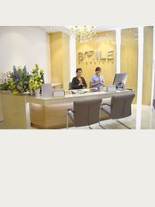 Smile Signature at Seacon Square - Inside SEACON SQUARE mall, Level 3, Room 3016, 55 Srinagarindra Road, Prawet District, Bangkok, 10250, 