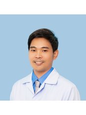 Mr Chumpon Waree -  at New Smile Dentist Bangkok