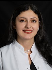 Dr HAMİDE ÜNVER - Dentist at Ozdemir Dental Center