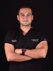 Dr Kürşat  Seçme - Surgeon at Yalin Dental Clinic