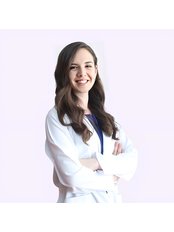 Miss Zeynep Saat - Dentist at Selfi̇e Smi̇le Dental Cli̇ni̇c