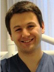 Dr Onur Çavus -  at Septum Dent
