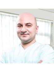 Dr. Artun Urgancioglu - Zahnarzt - Confident Istanbul