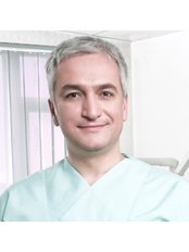 Dr Janberd Dincer - Oral Surgeon at Confi-dent Istanbul