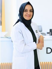 Dr Esra Yüksek - Dentist at Dentzade