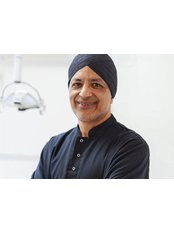 Dr Kash Ubhi -  at The Dental & Implant Centre