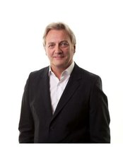 Dr Peter Young - Surgeon at Oral Implants Ltd