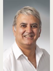 Plymouth Dental Centre of Excellence - Dr Mitesh Badiani