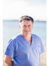 European Dental Implant Expert - Dr Philip Bennett 