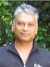 Dr Rajesh Chauhan - Dentist at Watton Place Dental Clinic