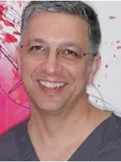 Antonio de Vivo - Principal Dentist at iQ Dental and Implant Centre