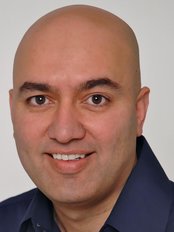 Daniel Shah - Principal Dentist at The Smile and Implant Centre