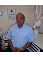 Dr Roopesh Singh - Principal Dentist at Crescent Dental Surgery