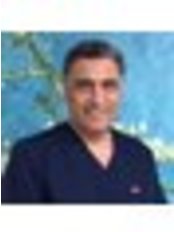 Dr Vahid Motahar - Dentist at Bayswater Dental Clinic