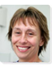 Dr Anna Chauncey BDS (Edin)y - Dentist at The Complete Smile - Twickenham