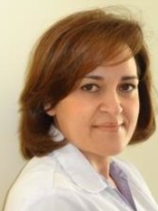Dr Mahnaz Rezakhani - Principal Dentist at W5 Dental