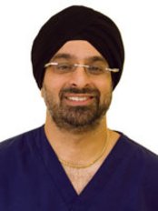 Dr Ranju Khurana - Oral Surgeon at Hadleigh Dental Surgery