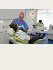 Confidents Denture Clinic - surgery