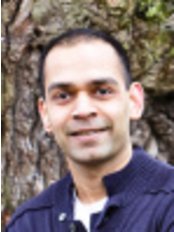 Dr Ayendra Patel - Principal Dentist at Clarendon Dental Spa