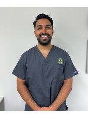 Mr Priyesh Surti - Dentist at The Carnegie Dental Clinic