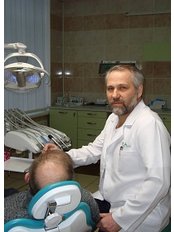 Mikhail Turi - Dentist at 32 Dent