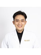 Dr VINH LUAN PHAN, D.D.S -  at Worldwide Dental & Cosmetic Surgery Hospital (fka Dr. Hung & Associates Dental Center)