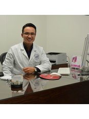 Dr. Luis Fernando González - Carrera 19A #82 - 85 Consultorio 415, Bogotá, Distrito Especial, 110221,  0