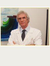 Clínica de Dermatologia Dr. Fernando Ribas - Rua da saudade, 59 1º S/110-11-12-18, Porto, 4050570, 