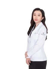 Dr Soyun Park - Surgeon at ECLAT DE CLINIC