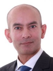 Dr Sohail Mansoor - Dermatologist at The ISAC Clinic
