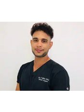 Dr Yasser  Abbas - Aesthetic Medicine Physician at Skin Care Clinics - Bradford