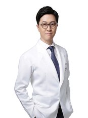 Dr Han Sung Bum - Surgeon at Evie Clinic & Spa