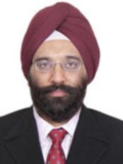 Dr Amar Pal Singh Suri - Podiatrist at Fortis C-Doc