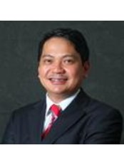 Dr Jose Melvin Jimenez - Ophthalmologist at Clinica Henson Eye Center Ear, Nose and Throat Center