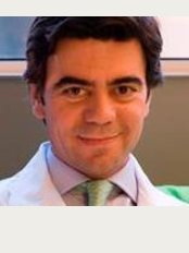 Dr. Alfredo Bacelar - Clinica Oftalmologica - Av. Fontes Pereira de Melo, 42 2i, Room 6,  Saldanha Residence, Lisbon, 1050123, 