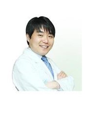 Dr Dong- a Ko - Ophthalmologist at Smart Eye Expert Samsung Eye Center