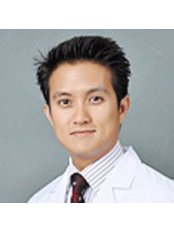 Dr He's Hongsyok - Ophthalmologist at Advanced Lasik Center