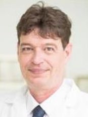 Dr Jan Dirk Ferwerda - Ophthalmologist at American Eye Center