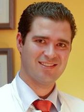 Emilio Novales - Doctor at Procrea - Clínica de Fertilidad en Guatemala