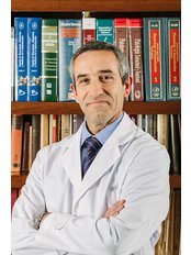 Dr Alberto García - Doctor at Clinica Tambre