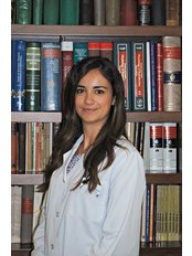 Dr Elena Santiago - Doctor at Clinica Tambre