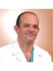 Dr Alberto Martínez de Arenaza Ibaibarriaga - Doctor at Ginefiv Clínica de Fertilidad